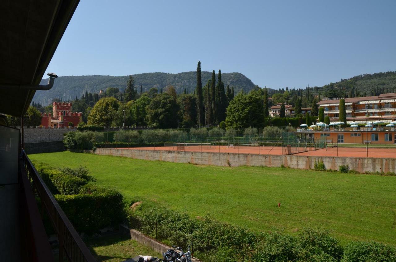 Trilocale Palazzo Garda Apartment Гарда Екстериор снимка