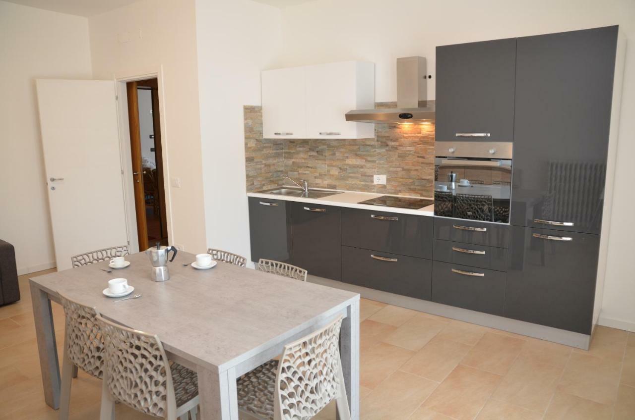 Trilocale Palazzo Garda Apartment Гарда Екстериор снимка