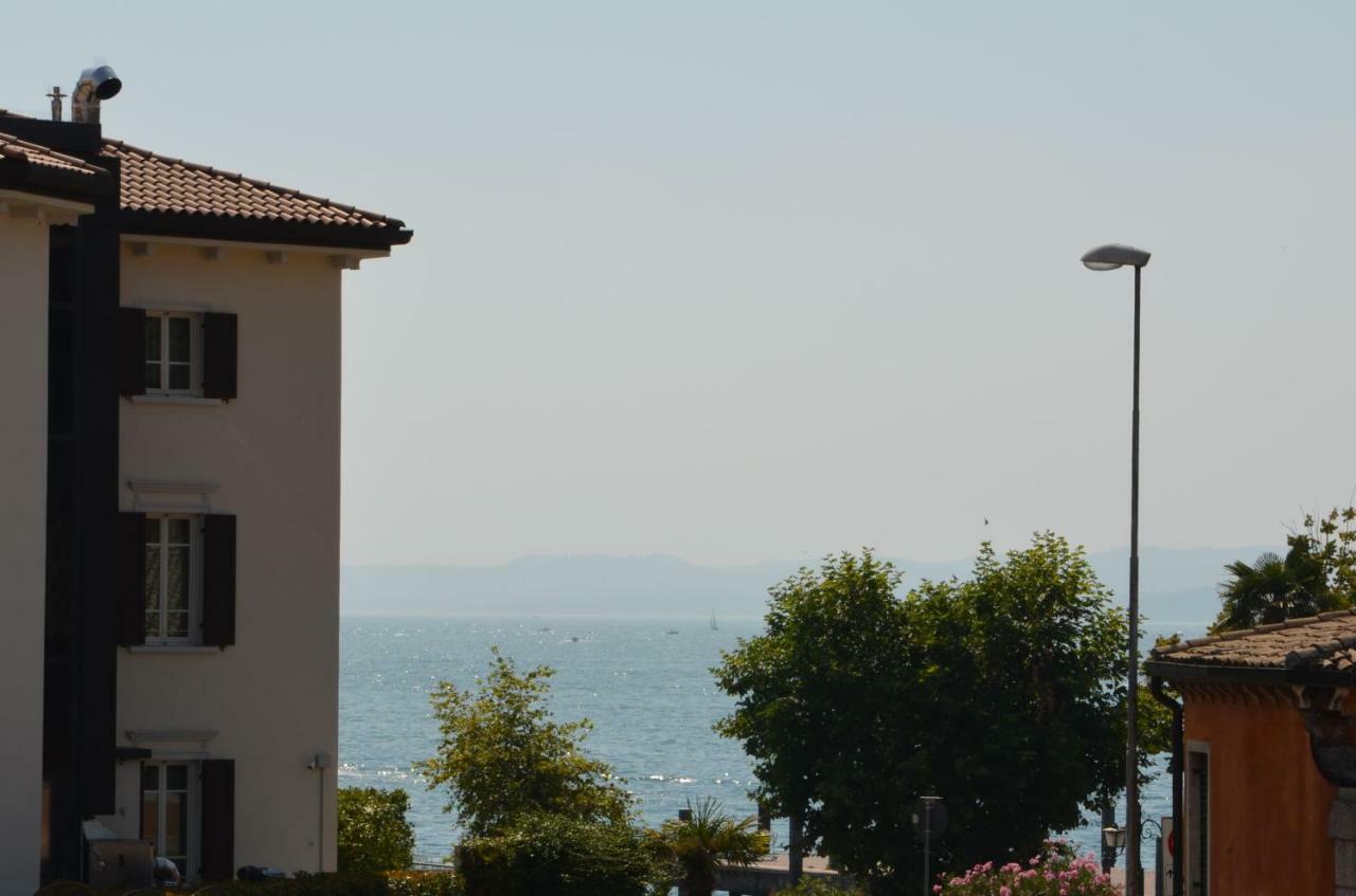 Trilocale Palazzo Garda Apartment Гарда Екстериор снимка